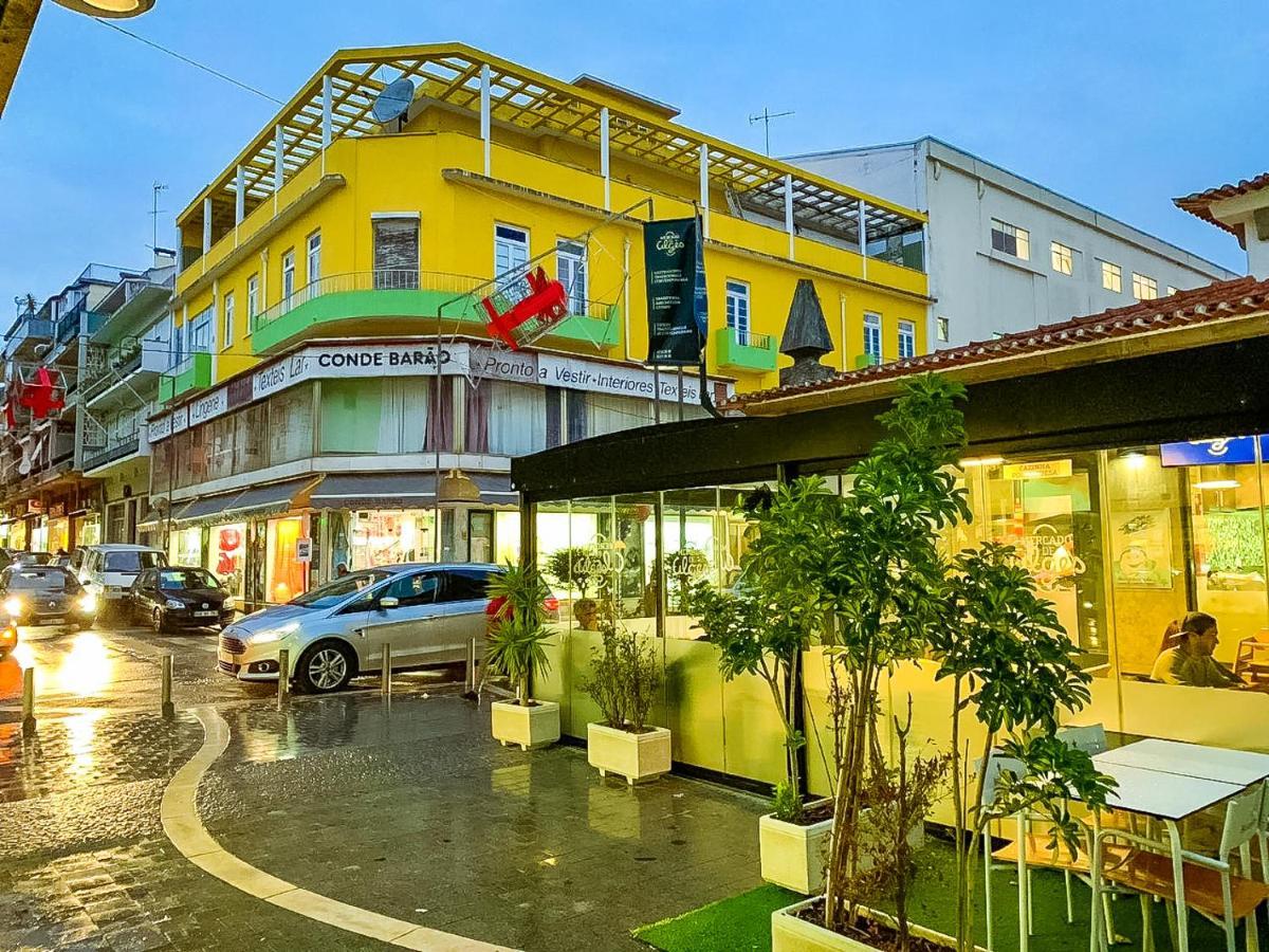 Lar Dois Coracoes Hostel Algés Exterior foto